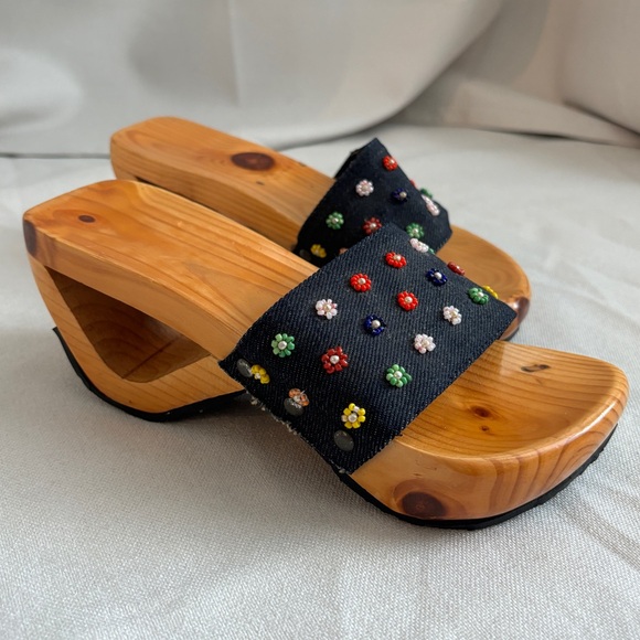 Shoes - Vintage 90’s wooden clog sandal heel